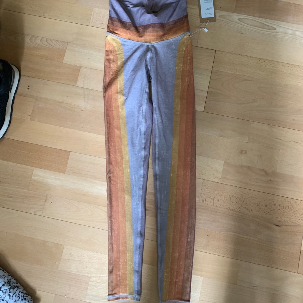 NWT never worn Niyama Sol Goldie leggings